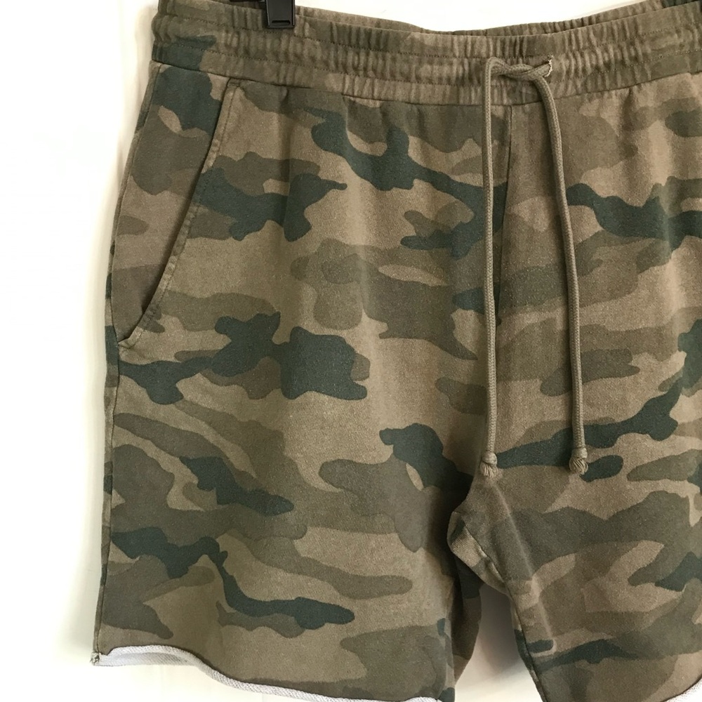 H&M Divided Men’s XL Army Green Camouflage Casual Athletic Drawstring Shorts EUC - Picture 8 of 13